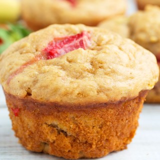 strawberry-banana-yogurt-muffins-recipe