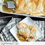 An easy, lightened up turkey (or chicken!) pot pie recipe that is perfect for Thanksgiving leftovers. This is such an easy and healthy pot pie recipe. Ready in under an hour and dairy free.