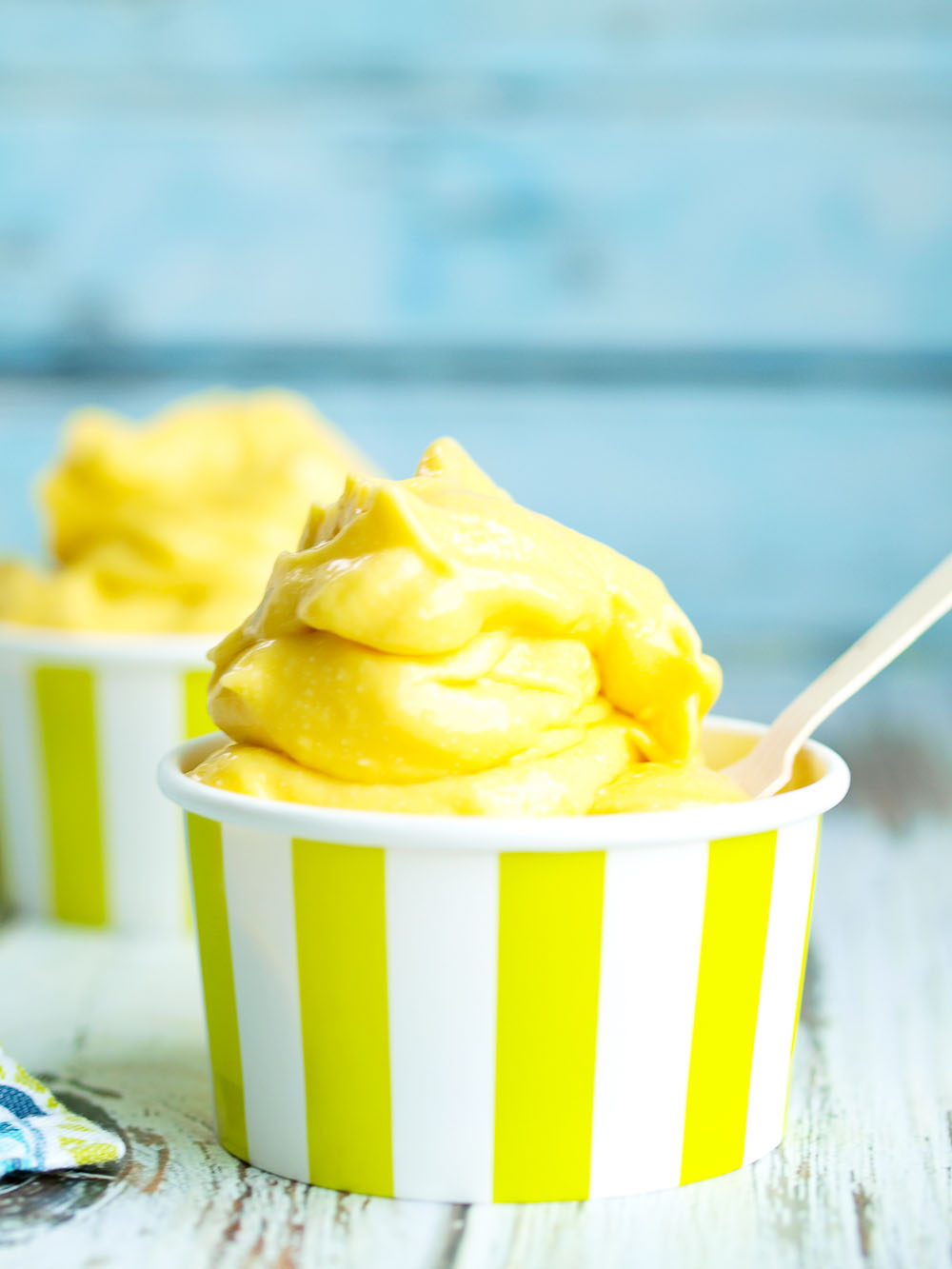 5-minute-creamy-mango-ice-cream
