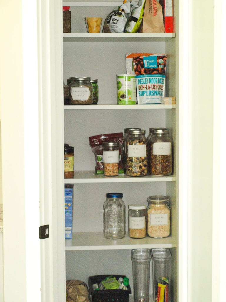 Declutter Challenge: Declutter Your Pantry