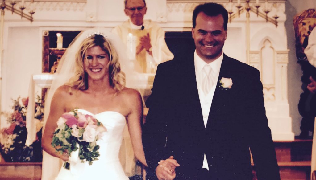 New bride and groom, smiling and happy--how not to lose yourself in motherhood