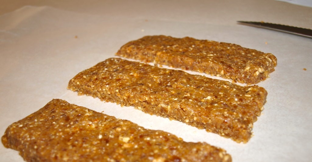 Toddler Tuesday: Homemade Larabars - Happy Healthy Mama