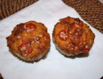 These Healthy Pizza Muffins are great for school lunches, snacks, or anytime you need a portable bite to eat! A great healthy and kid-friendly recipe .