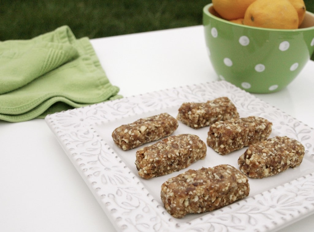 No bake Lemony Snack Bars. These are a perfect healthy snack idea!