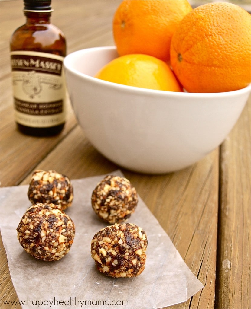 orange almond energy balls. No bake, perfect healthy snack ready in 10 minutes!