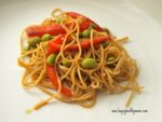 Sesame noodles with red pepper and edamame