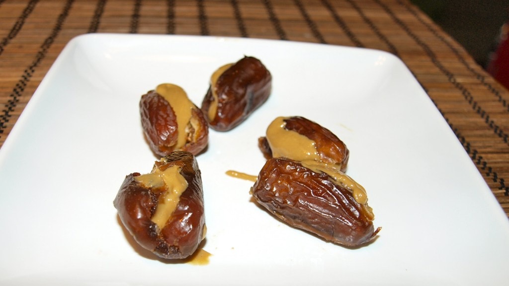 what this breastfeeding mama eats in a day