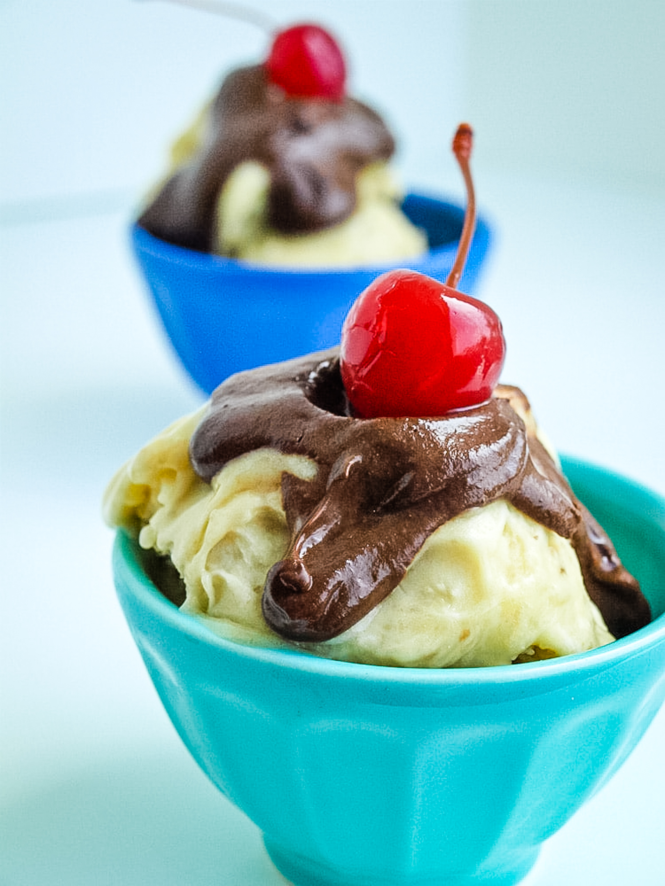 a small sundae in a turquoise bowl