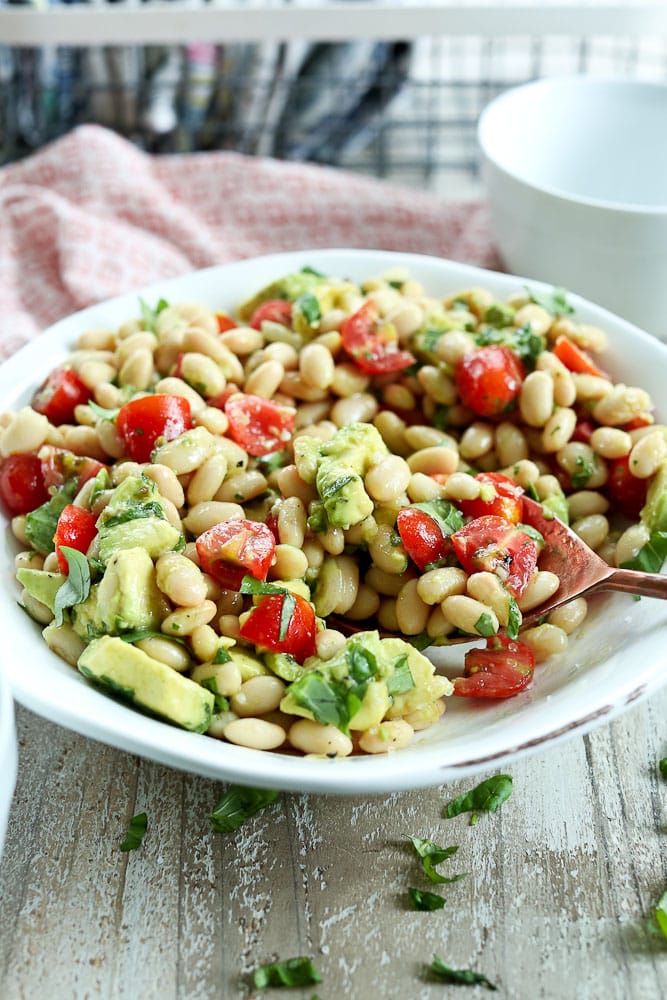 White Bean Salad Recipe #easy #healthy #potluck #salad #recipes #healthyrecipes #beans #vegan #vegetarian #glutenfree #dairyfree #quick #picnic