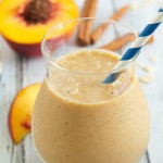 Healthy Peach Crisp Smoothie--tastes just like peach crisp in smoothie form!