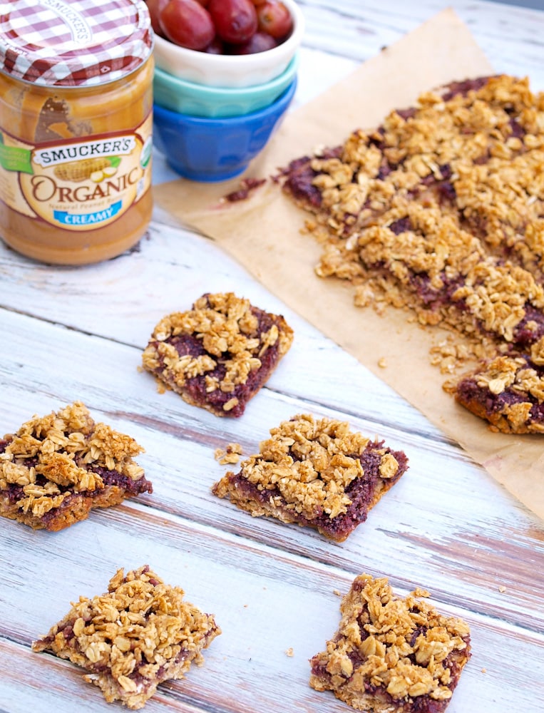 Peanut Butter and Jelly Breakfast Bars--these bars are so easy and a delicious, healthy way to start your morning!!