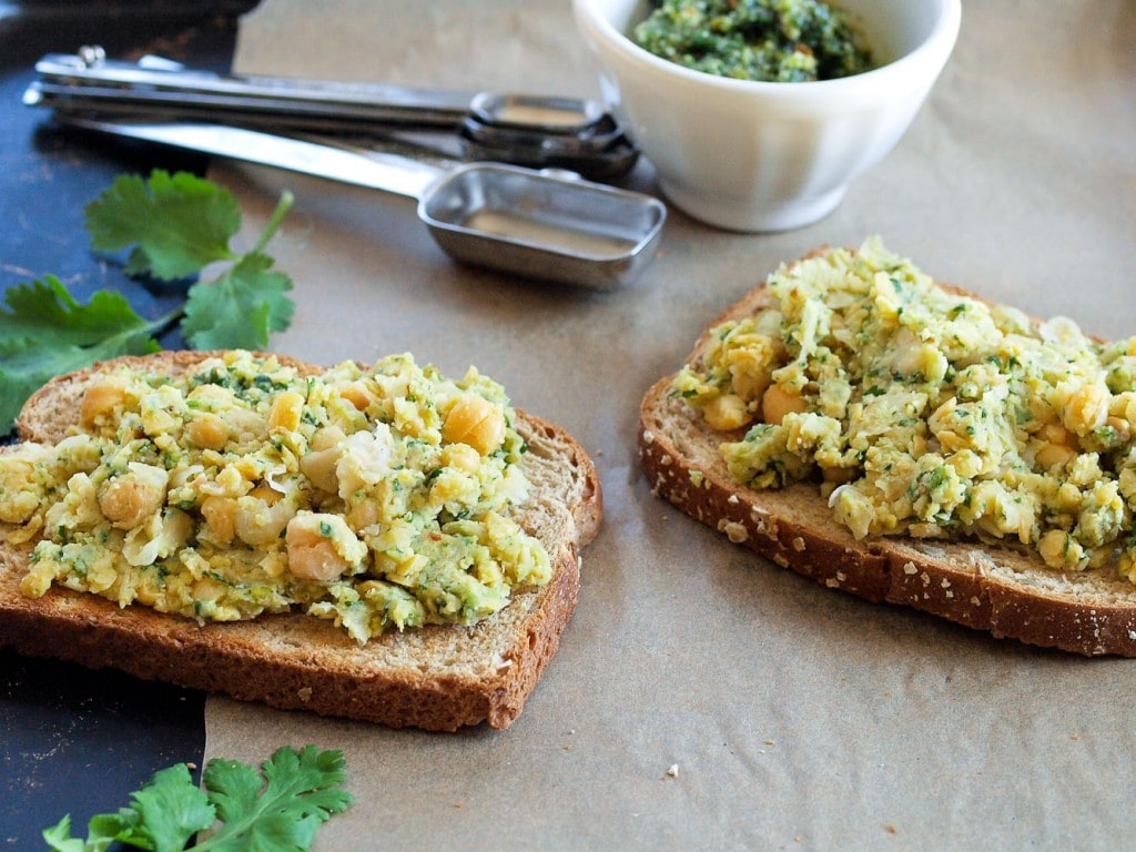 Chickpea Salad with Cilantro Pesto on Toast-this is a quick and easy vegetarian lunch option! I love this healthy lunch