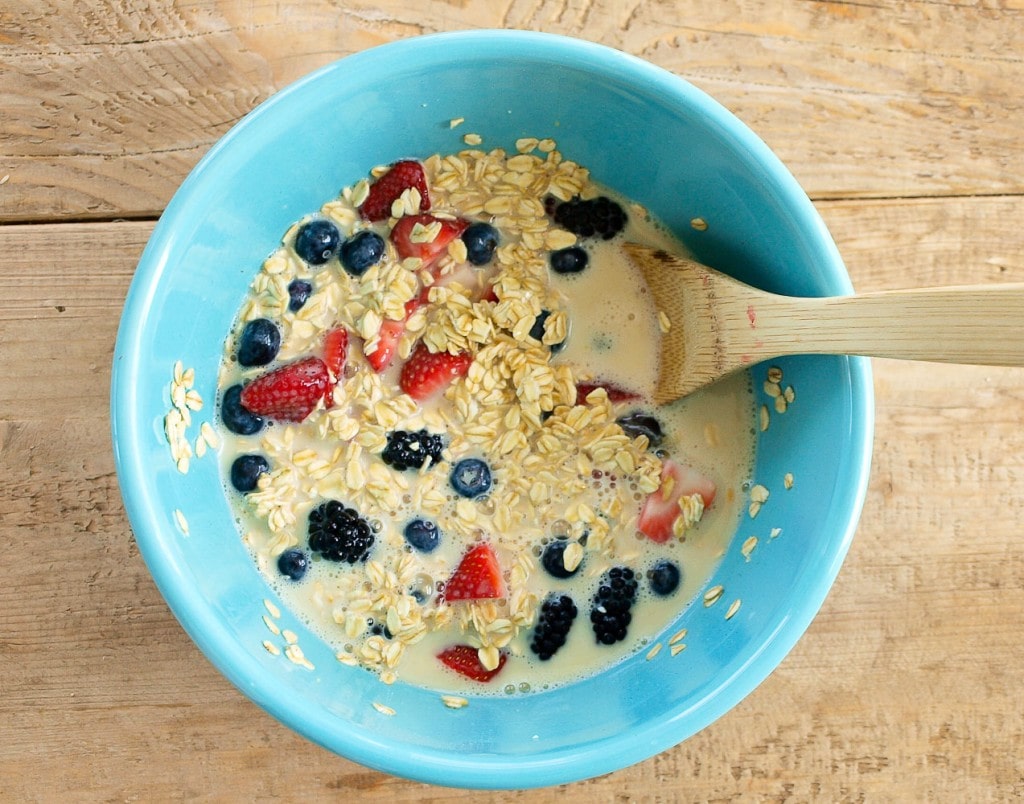 Triple Berry Baked Oatmeal--a healthy breakfast recipe from Happy Healthy Mama
