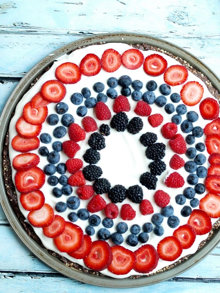 Easy Fresh Fruit No Bake Dessert PIzza Recipe. This is a clean-eating recipe with all real foods! A special treat that is perfect for the 4th of July desserts or any time of the summer!