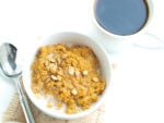 Pumpkin Banana Quinoa Breakfast--an easy, delicious, and healthy creamy quinoa breakfast bowl that is a perfect fall recipe!