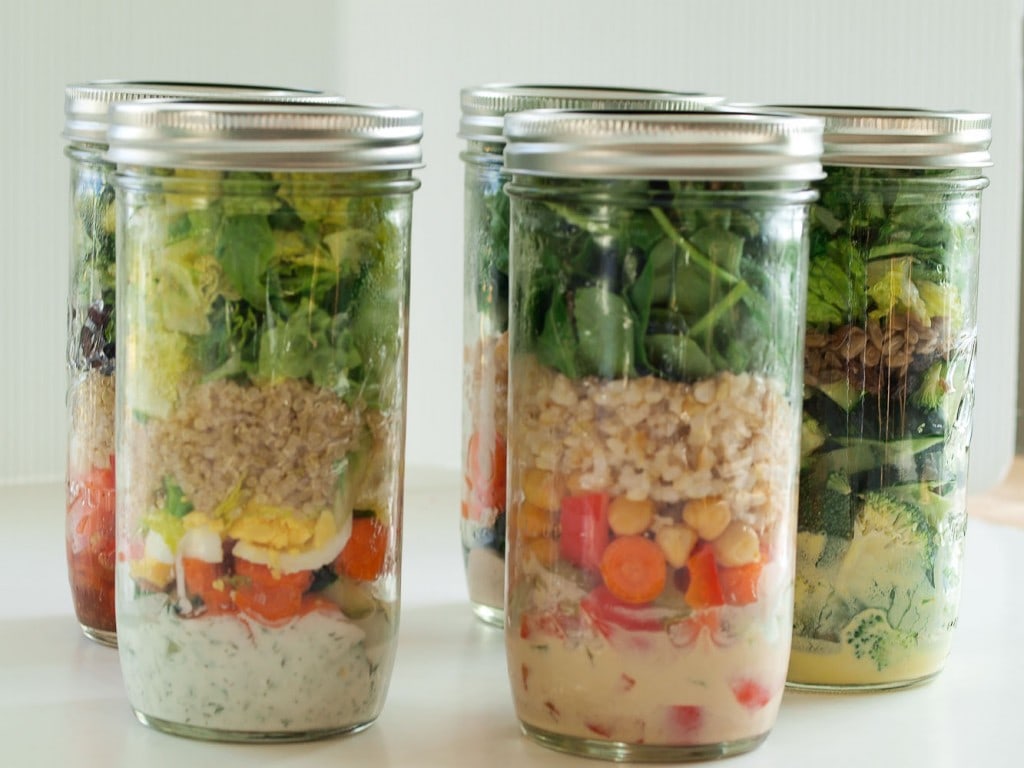 A Mason Jar Salad for Every Weekday (5 recipes with step-by-step ...