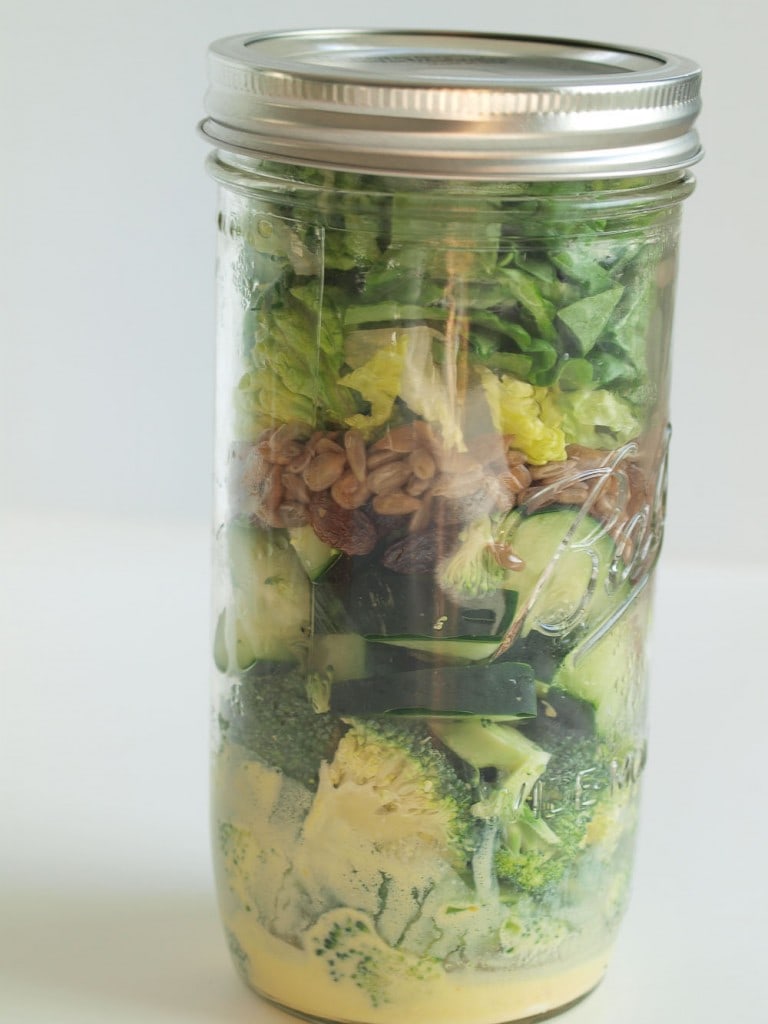 Mason-Jar-Salad