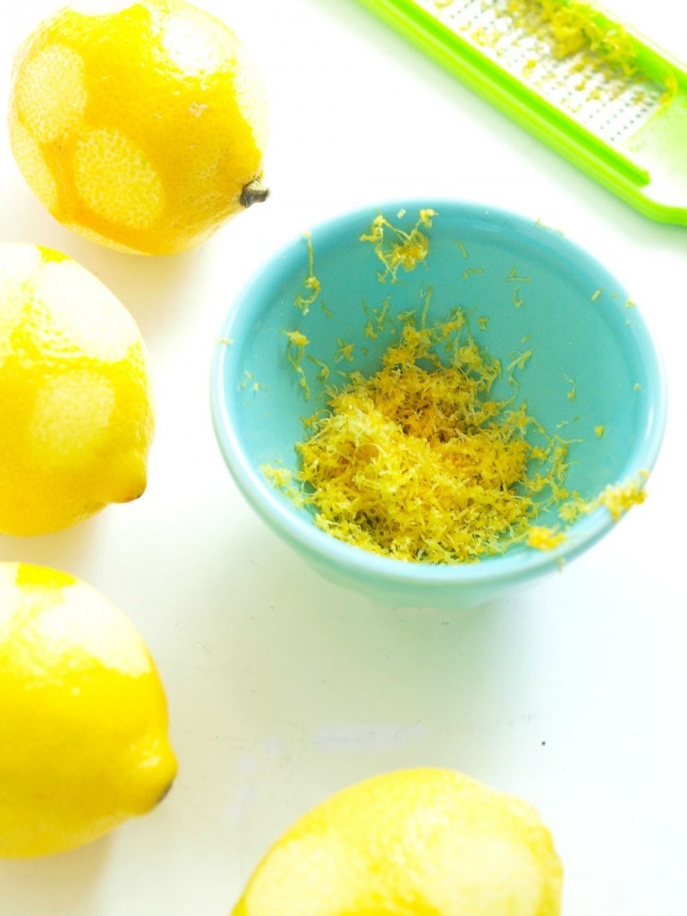 vegan-lemon-cupcakes-with-vegan-buttercream-frosting