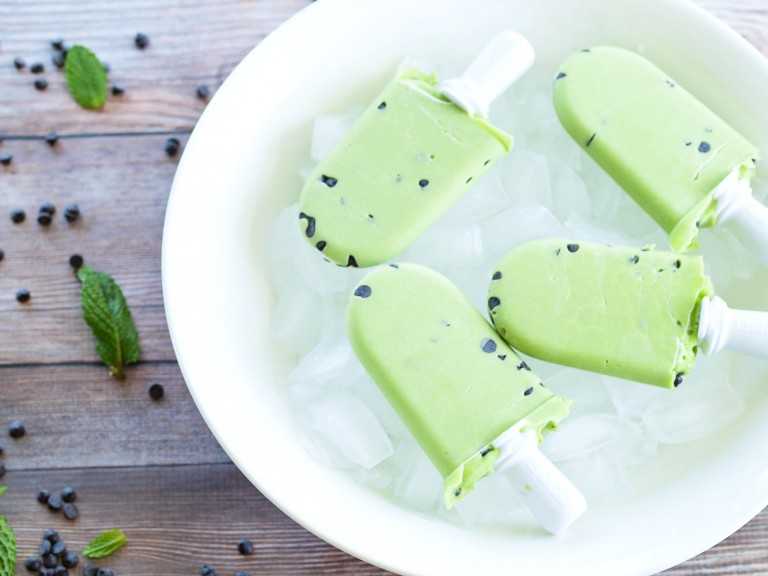 The secret ingredient in these Mint Chocolate Chip Pea Pops is frozen peas! Such a great way to add fiber, protein, and tons of nutrients to this healthy dessert idea! Vegan and gluten free recipe special treat.