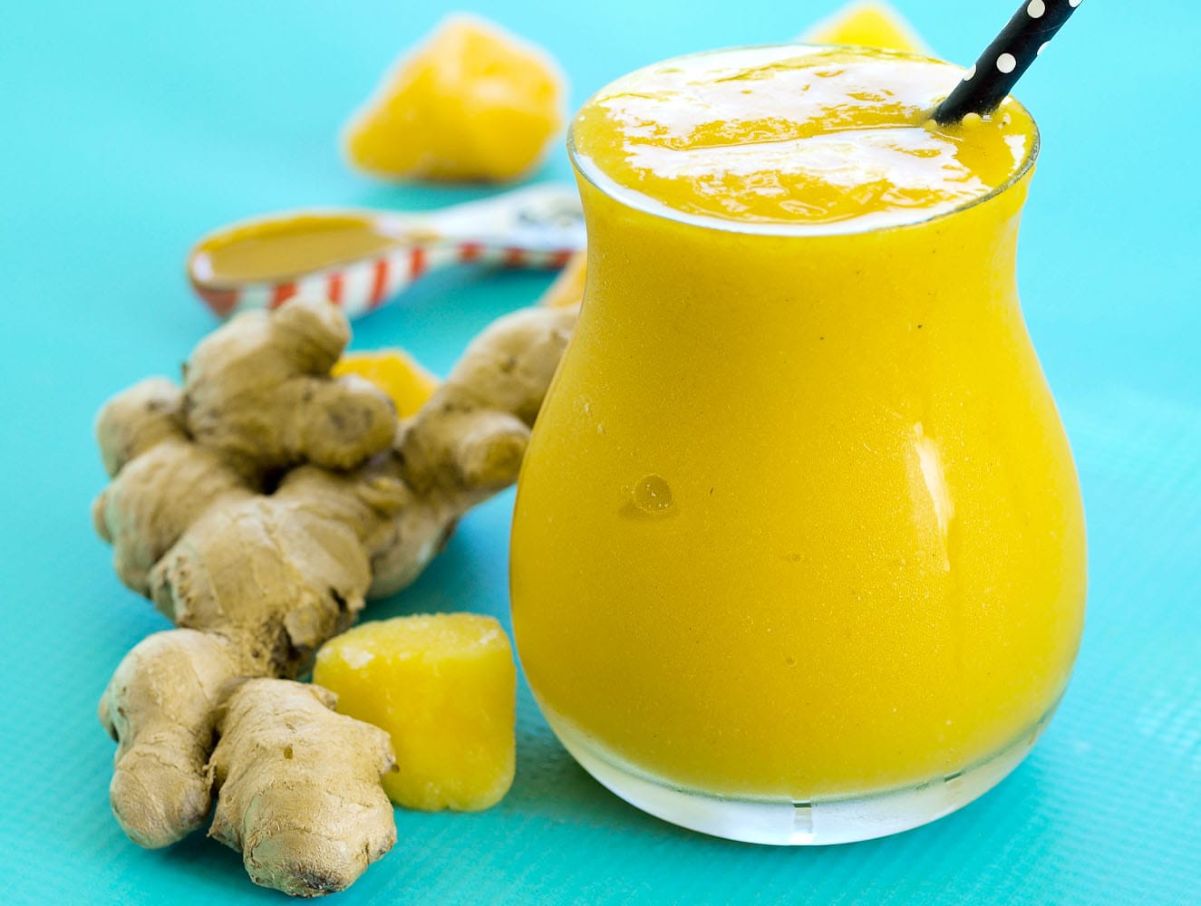 Anti-inflammatory turmeric smoothie recipe