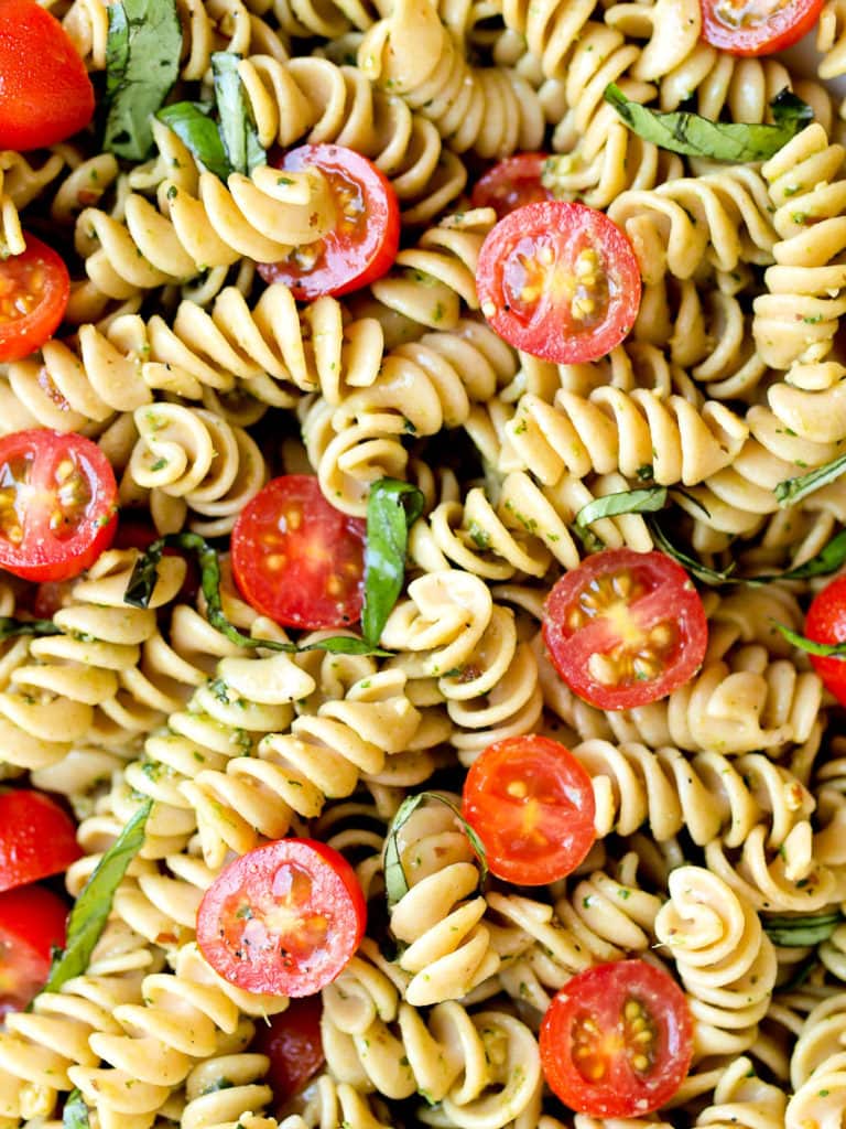 Pesto Pasta Salad recipe #pesto #pastasalad #healthy #healthyrecipes #recipes #summer #potluck #party #easy #healthy 