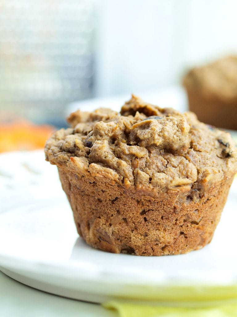 Carrot Cake Oatmeal Muffins (Vegan and Gluten-free) - Happy Healthy Mama
