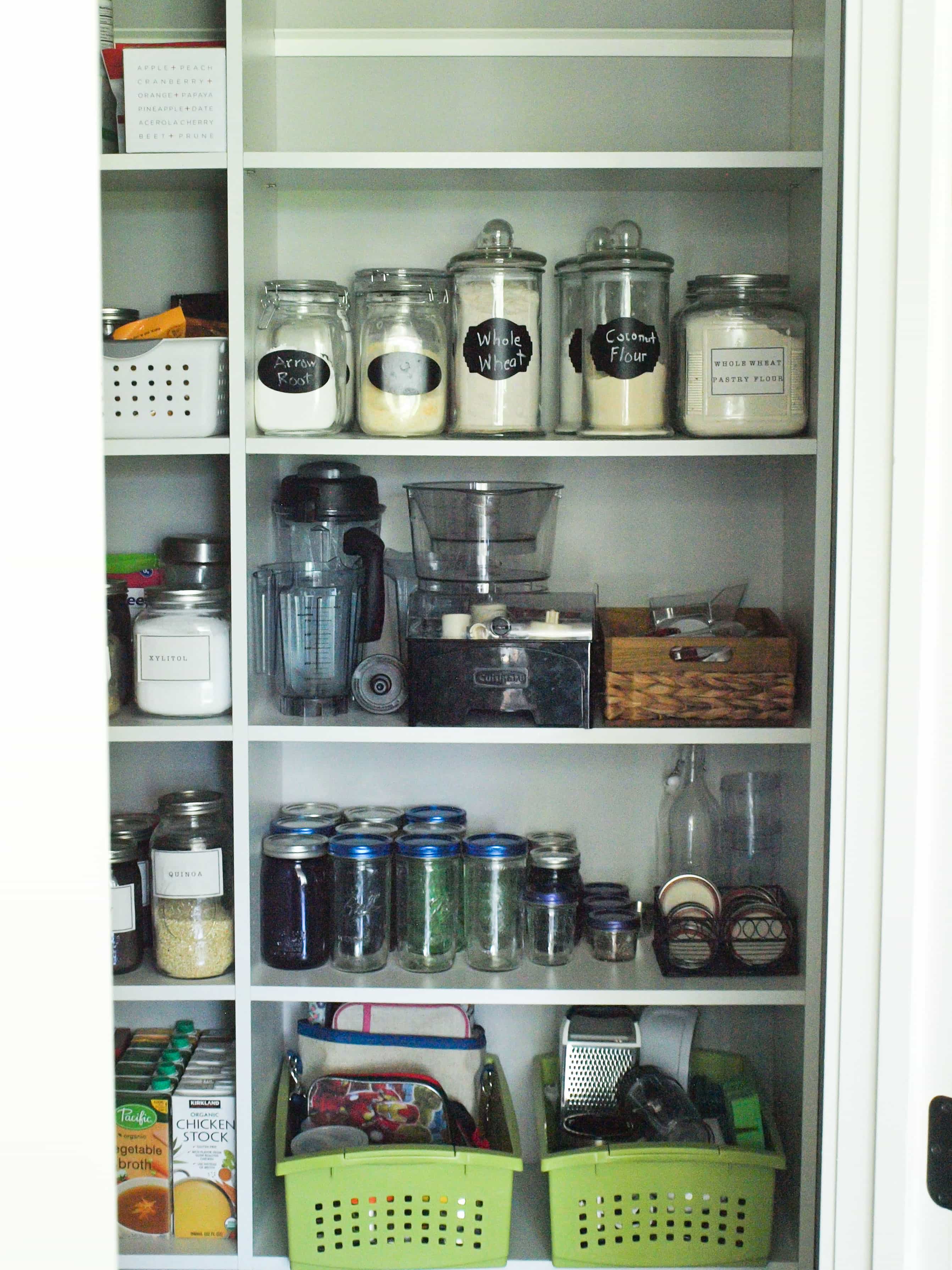 Declutter Challenge: Declutter Your Pantry