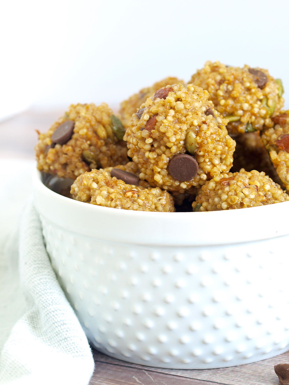 Pumpkin Spice Quinoa Snack Balls