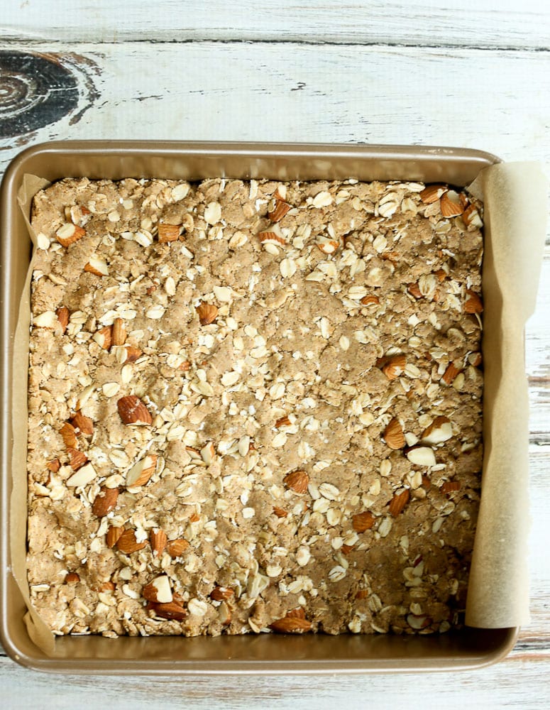 the crust layer of Oatmeal Fig Bars recipe