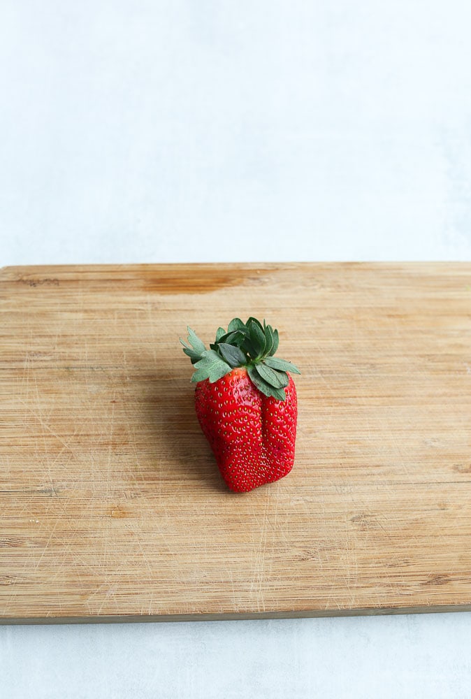 How to make strawberry hearts step 1