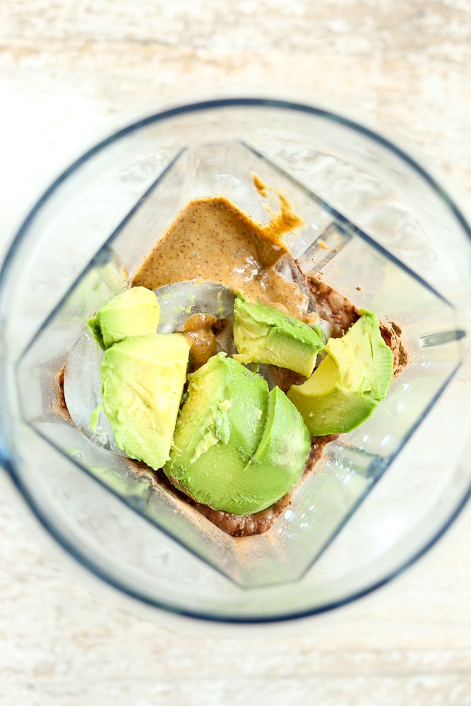 Avocado Smoothie Bowl ingredients in blender recipe #healthyrecipe #smoothies #smoothie #smoothiebowl #avocadosmoothie #avocado #healthybreakfast #breakfast #summer