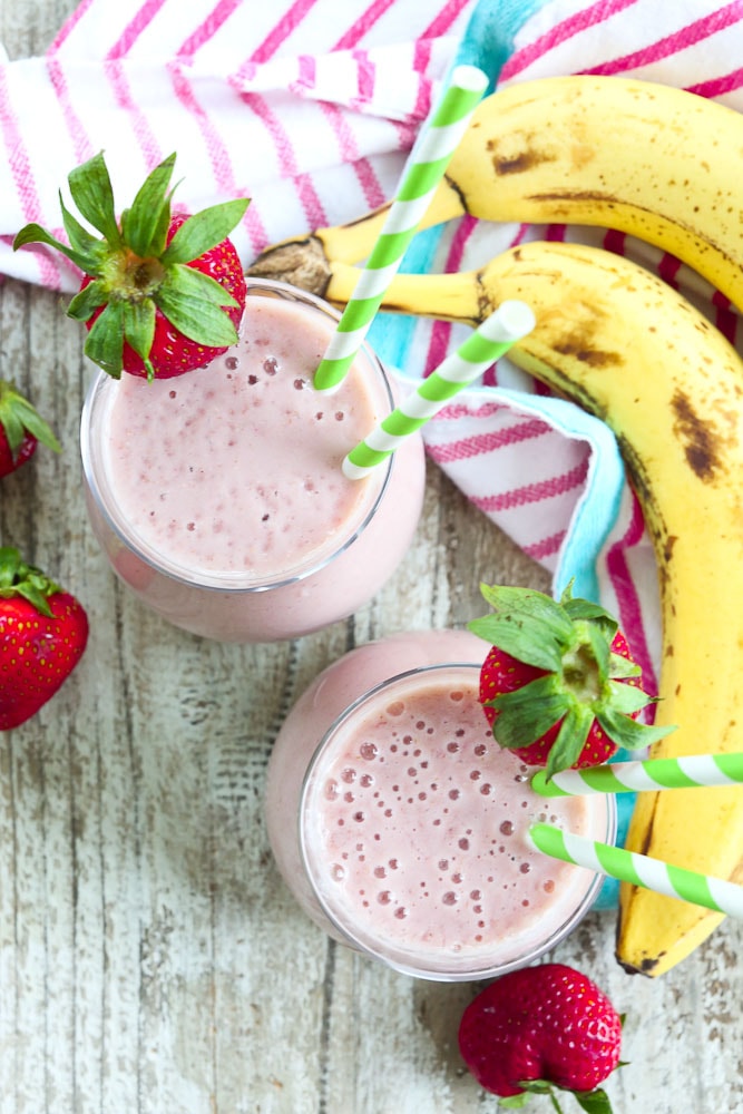 Strawberry Banana Oatmeal Smoothie - Happy Healthy Mama