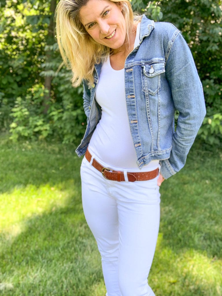 6 ways to wear the perfect tank with a jean jacket