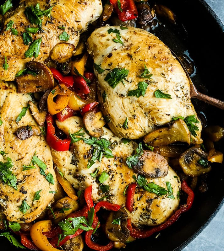 Skillet-Chicken-with-Mushrooms-and-Peppers close up shot