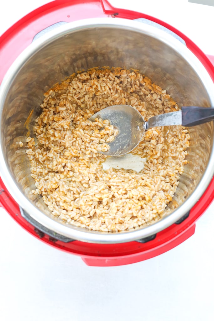 cooked farro in the instant pot