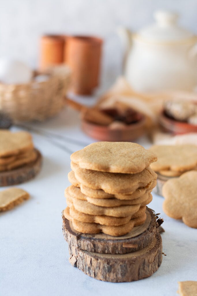 a stack of gingerbread cookies in flower shape