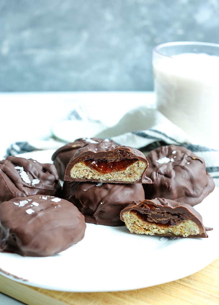 Almond Flour Cookies with Jam and Chocolate