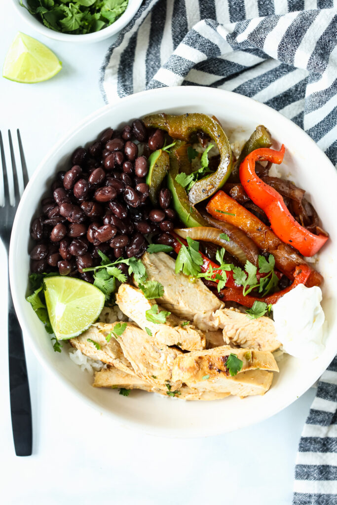 overhead shot of a chicken fajita bowl