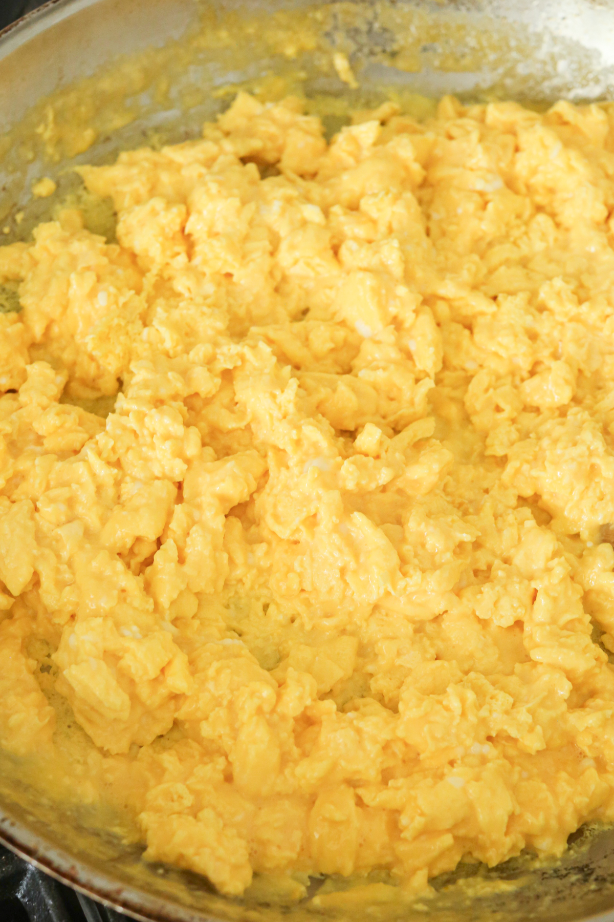 18 eggs scrambled in a large skillet